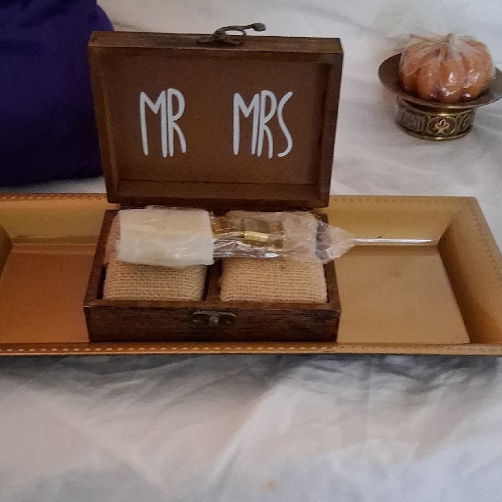 Elegant Wooden Cufflink Box with Mr & Mrs Design